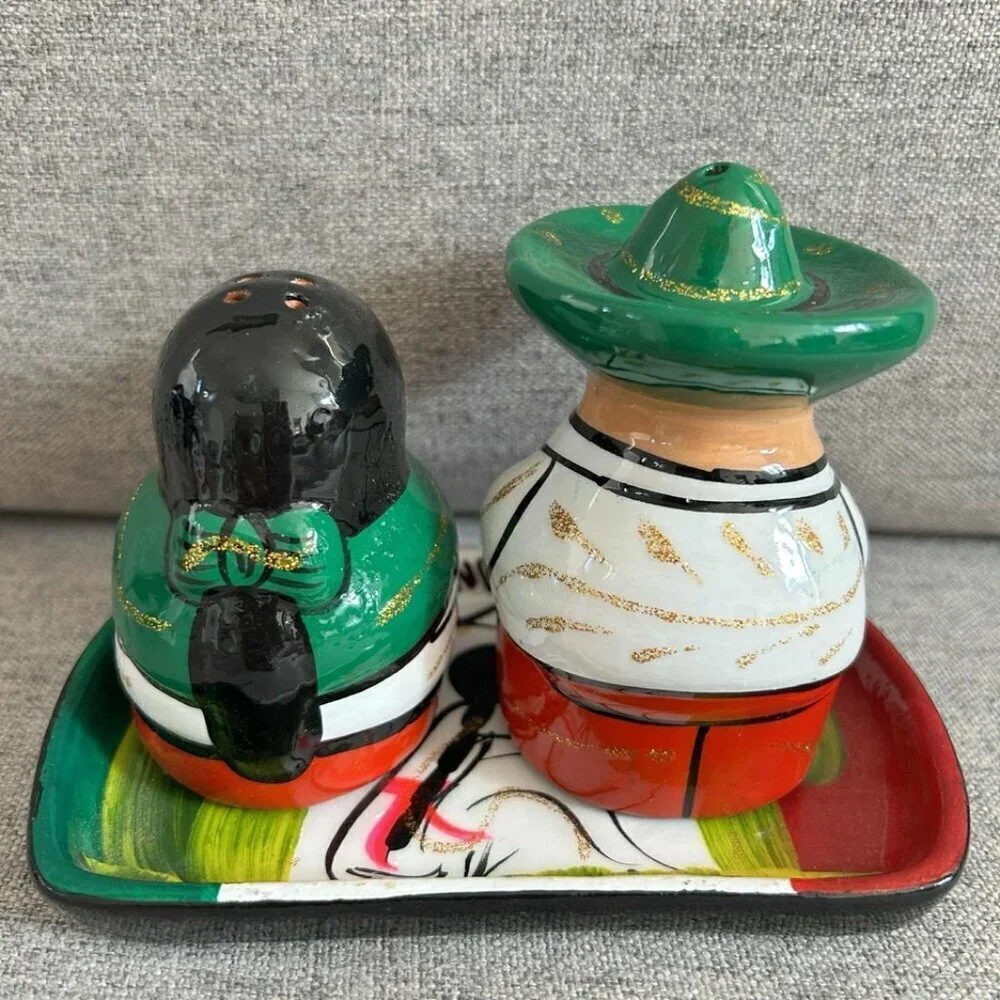 Cancun Mexico Handcrafted Folk Art 3pc Salt & Pepper Shaker Set + Tray